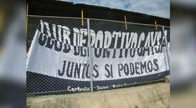 La enorme banderola del Caysa de Yapatera