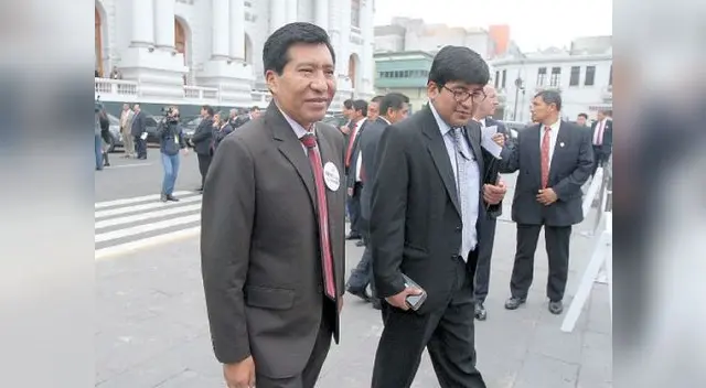 Fiscal acudirá al despacho del congresista Moisés Mamani para recoger reloj Fiscal acudirá al despacho del congresista Moisés Mamani para recoger reloj