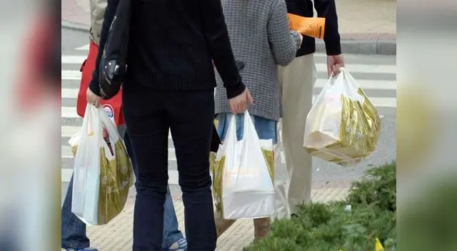 Una bolsa de plástico en buenas condiciones se puede reusar hasta 15 veces, dependiendo el uso que le dará la persona