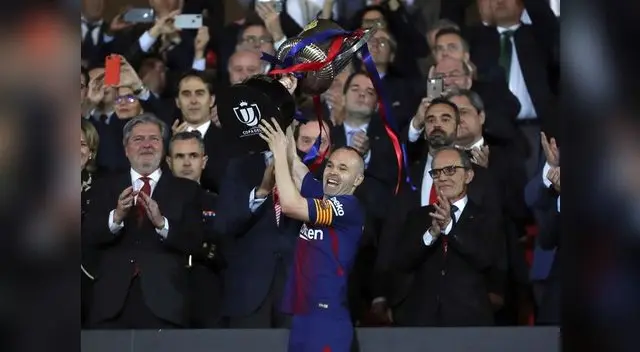 Iniesta alzó nuevamente la Copa del Rey Iniesta alzó nuevamente la Copa del Rey