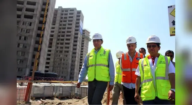 Martín Vizcarra supervisa las obras en la Villa Deportiva