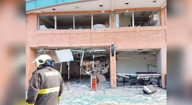 El edificio quedó seriamente dañado, por lo que podría derrumbarse.
