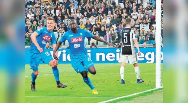Napoles le gana a la Juventus y se pone a un punto del líder Napoles le gana a la Juventus y se pone a un punto del líder