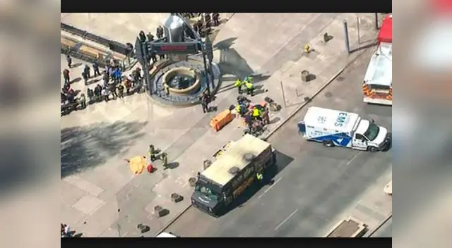 Camioneta embistió peatones en Toronto-Canadá