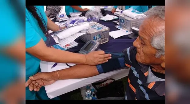 Las personas deben acudir a controles médicos