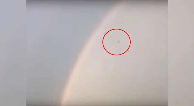 Objeto extraño cae del cielo Objeto extraño cae del cielo