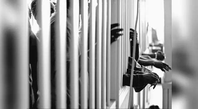 Fuga de película de dos presos en una prisión Fuga de película de dos presos en una prisión