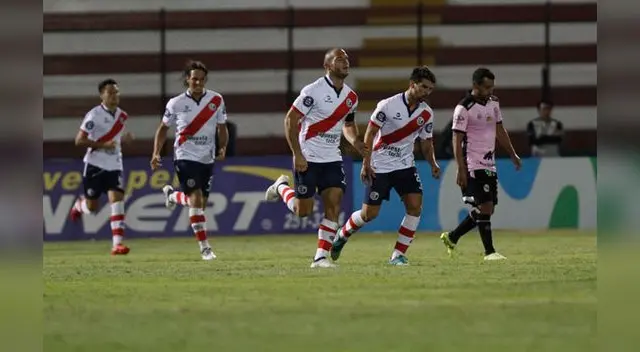 Municipal ganó 2-0 al Boys con goles de Ricardo Buitrago y Daniel Cabrera