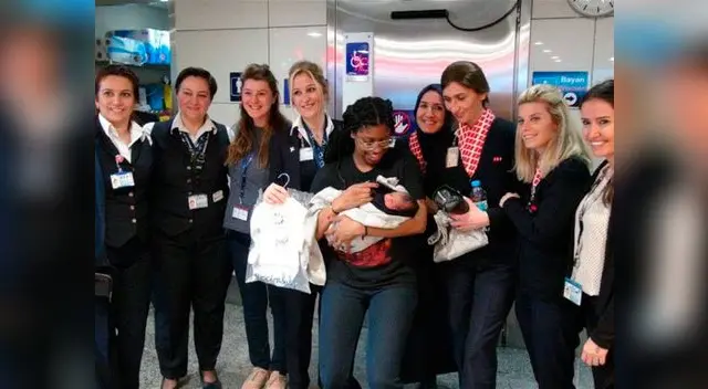 Mujer da a luz siguiendo tutorial de YouTube Mujer da a luz siguiendo tutorial de YouTube