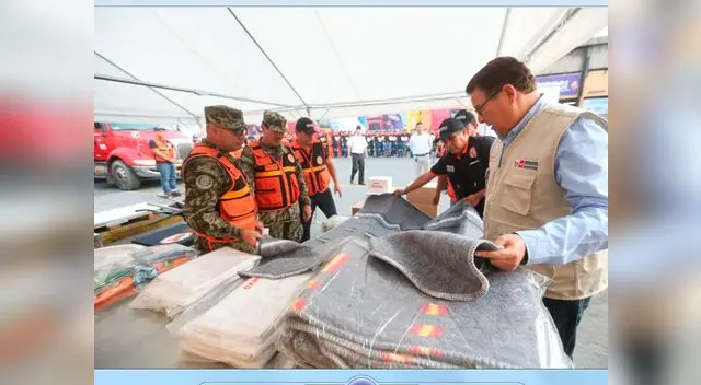 Miles de frazadas para afectados por friaje llevó el Ministerio de Defensa