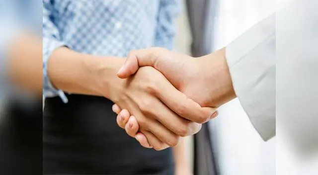 Un apretón de manos puede decir mucho de tu personalidad, pero también de tu salud