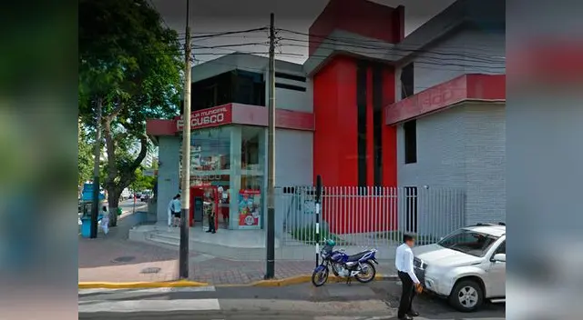 Mujer es acuchillada por compañero de trabajo que la acosaba desde hace meses. Mujer es acuchillada por compañero de trabajo que la acosaba desde hace meses.