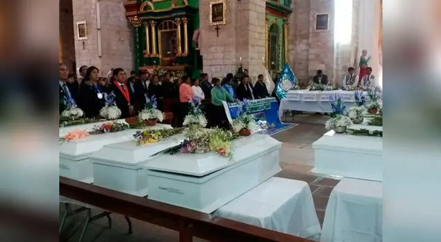 Fiscalía de Ayacucho entregó 22 restos humanos a sus familiares en Ayacucho Fiscalía de Ayacucho entregó 22 restos humanos a sus familiares en Ayacucho