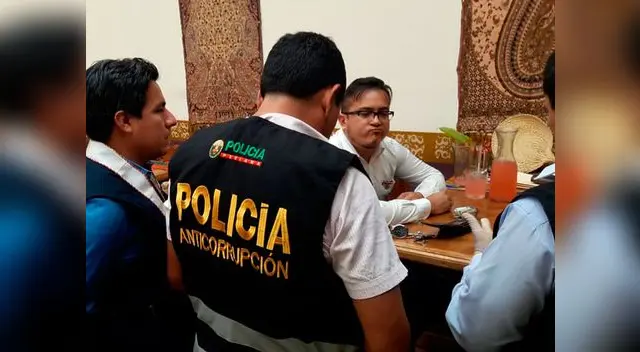 Psicólogo del Poder Judicial, José Luis Panduro Tuesta fue capturado por el Ministerio Público cobrando coima Psicólogo del Poder Judicial, José Luis Panduro Tuesta fue capturado por el Ministerio Público cobrando coima