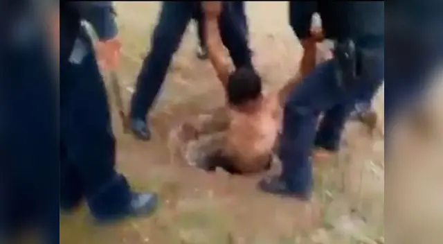 Lo rescatan dentro de una alcantarilla