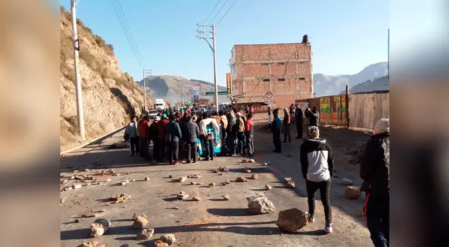 tomaron otras vías en rechazo al "paquetazo" que incluyó el incremento del Impuesto Selectivo al Consumo (ISC) tomaron otras vías en rechazo al "paquetazo" que incluyó el incremento del Impuesto Selectivo al Consumo (ISC)