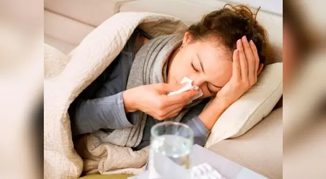 Es muy característico de una alergia encadenar muchos estornudos seguidos, síntoma que no suele producirse de manera habitual en un resfriado