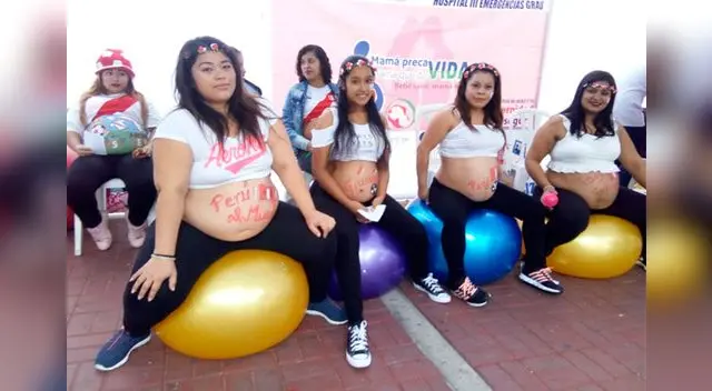 Gestantes se pintan los vientres Gestantes se pintan los vientres