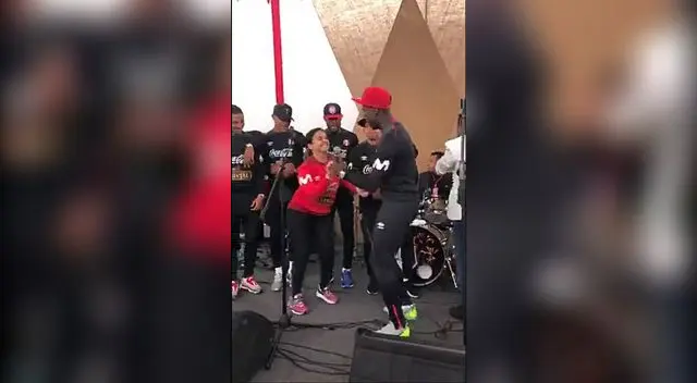 Selección peruana dio clase bailando salsa
