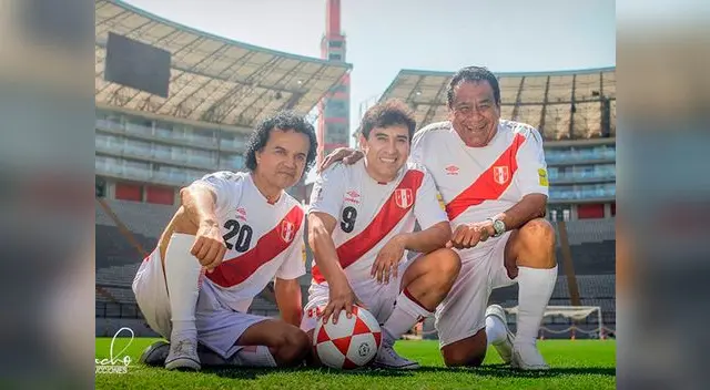 William Luna cantó 'Once guerreros' dedicado a la bicolor
