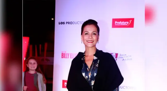 Mónica Sánchez defiende a elenco de teleserie. 