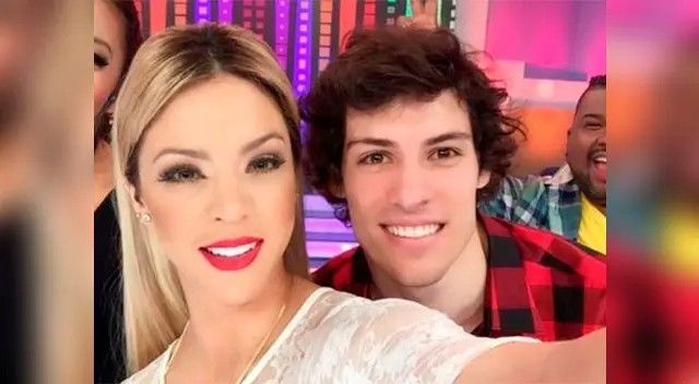 Precisa que sí está a favor de la censura que sufrió Magaly Medina. Precisa que sí está a favor de la censura que sufrió Magaly Medina.