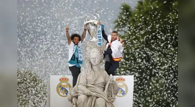Los capitanes del Madrid en Cibeles Los capitanes del Madrid en Cibeles