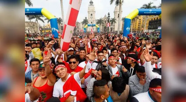 Hinchas de la selección peruano