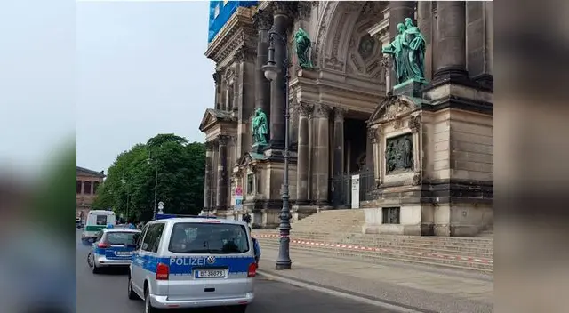 Momentos de pánico en Berlín por balacera en catedral Momentos de pánico en Berlín por balacera en catedral