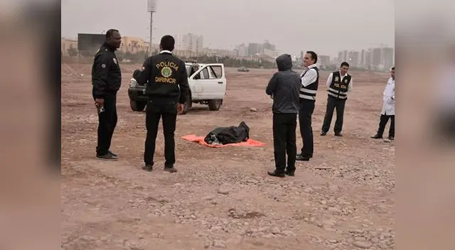 Encuentran cuerpo de mujer flotando en el mar Encuentran cuerpo de mujer flotando en el mar