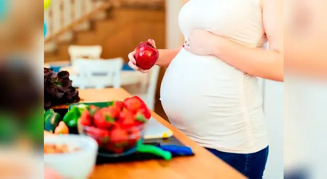 Cuando estás comiendo sano, puedes tener la satisfacción de saber que tu bebé está comiendo sano también Cuando estás comiendo sano, puedes tener la satisfacción de saber que tu bebé está comiendo sano también