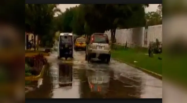 Calle de Matellini inundada por desborde de río Surco. Hay roedores en las casas Calle de Matellini inundada por desborde de río Surco. Hay roedores en las casas
