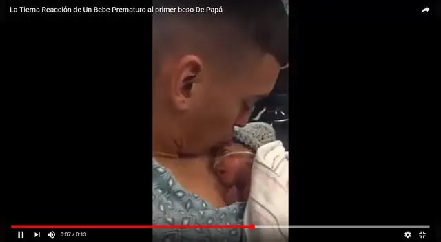 Tierno encuentro de padre con su bebé da la vuelta al mundo Tierno encuentro de padre con su bebé da la vuelta al mundo