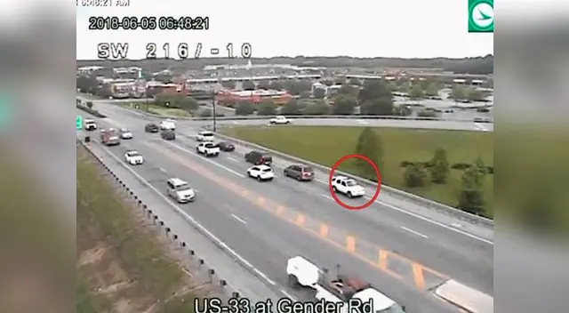Chofer hizo riesgosa maniobra en autopista de Estados Unidos Chofer hizo riesgosa maniobra en autopista de Estados Unidos