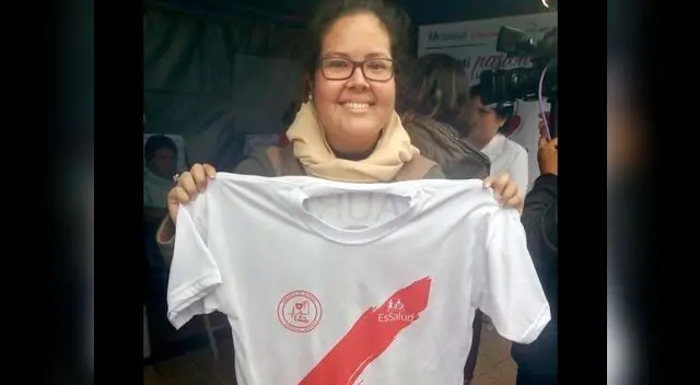 Laura Peláez donó 23 veces sangre y es hincha de la selección peruana