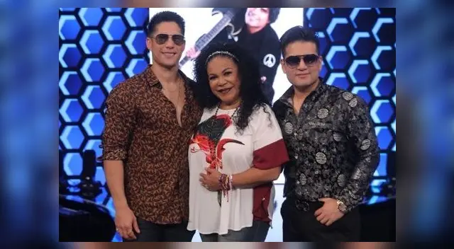 Deyvis con la maestra Eva Ayllón.