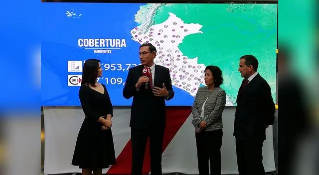 Fátima Saldonid, con el primer mandatario en TV Perú.