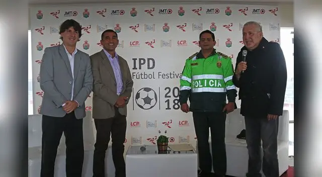 Comdte Victor Preciano ( Vice Presidente del IPD), Jean Ferrari (Director Nacional de Recreación y Promoción del Deporte) y l Cmdte. PNP Juan Carlos Valle.  