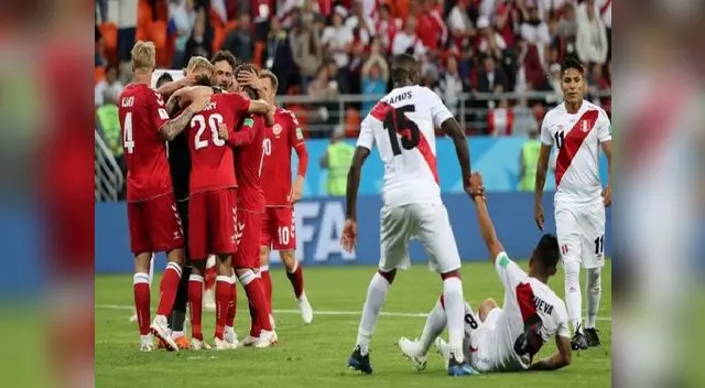 Perú perdió frente a Dinamarca en su retorno a los mundiales