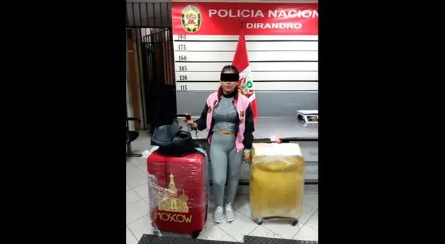 La mujer llevaba la droga en dos maletas La mujer llevaba la droga en dos maletas