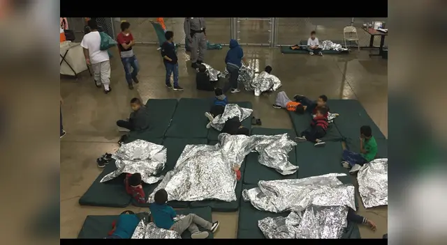 Trump busca que hacer que los niños junto a sus padres estén en detención de manera indefinida. Trump busca que hacer que los niños junto a sus padres estén en detención de manera indefinida.