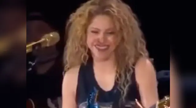 Shakira olvida letra de 'Inevitable' en pleno concierto 