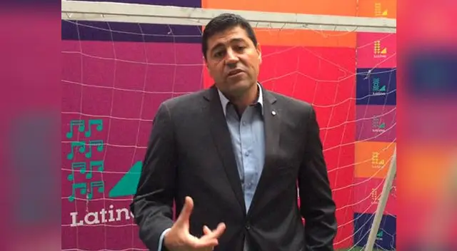 Checho Ibarra suelta tremenda lisura en vivo