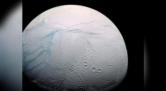 Confirman que una de las lunas de Saturno es capaz de albergar vida extraterrestre
