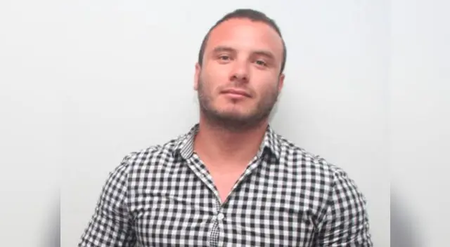 Jenko luce barba, bigote, patillas y el cabello largo tirado hacia atrás, al estilo del cantante Maluma Jenko luce barba, bigote, patillas y el cabello largo tirado hacia atrás, al estilo del cantante Maluma