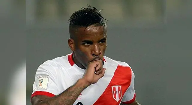 Jefferson Farfán se encuentra en Lima,  tendrá dos semanas de reposo antes de volver a su club el Lokomotiv.