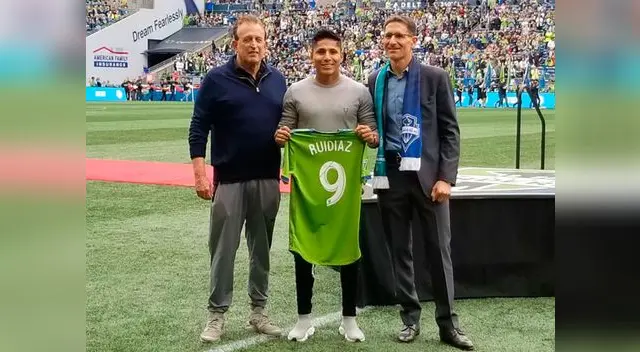 Raúl Ruidíaz fue presentado a lo grande en Seattle Sounders de los Estados Unidos