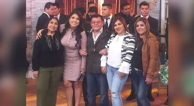 Tula Rodríguez disfrutó su cumpleaños con sus padres y hermanas. Tula Rodríguez disfrutó su cumpleaños con sus padres y hermanas.