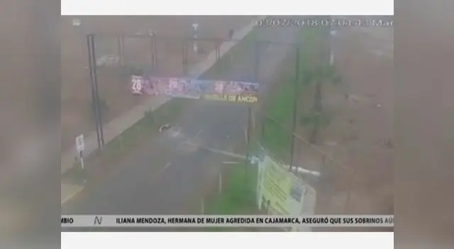 Ocupantes de mototaxi salvaron de morir aplastados por poste en Ancón Ocupantes de mototaxi salvaron de morir aplastados por poste en Ancón