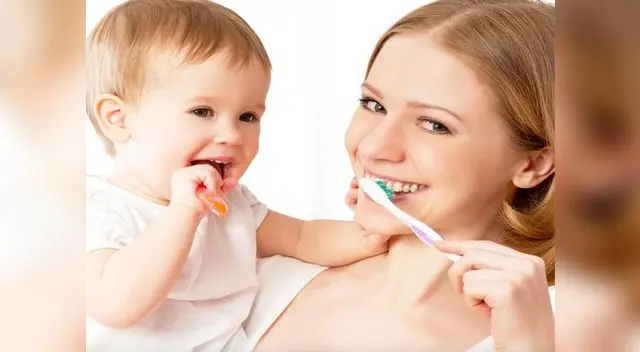 Aunque los recién nacidos y los bebés no tienen dientes, es importante el cuidado de la boca y las encías Aunque los recién nacidos y los bebés no tienen dientes, es importante el cuidado de la boca y las encías